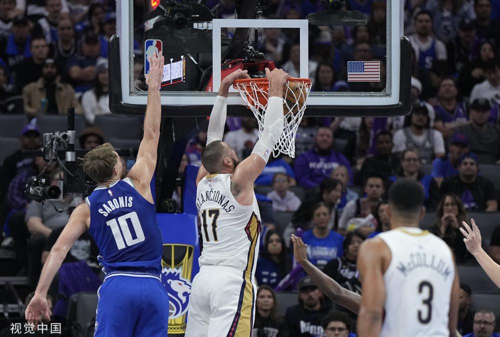 这使得他在 这使得他在