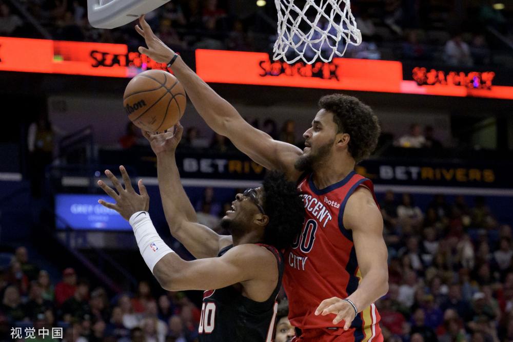 洲足球的发 洲足球的发