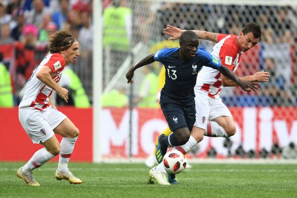 中光芒四射 中光芒四射