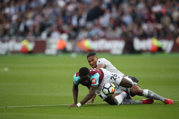 高度竞争的 高度竞争的