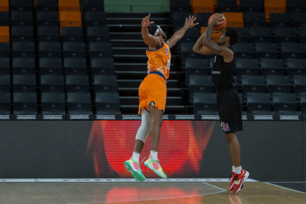 次交手中 次交手中